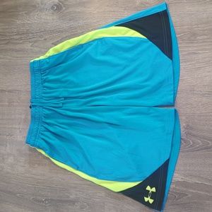 🏷️LAST CHANCE SALE $5 ITEM🏷️ Under Armour Logo Shorts - Youth Large - EUC